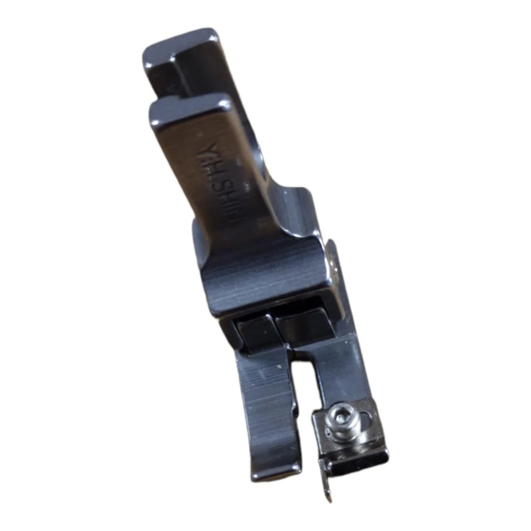 PRENSATELAS COMPENSADO A LA DERECHA PARA PESPUNTE OCULTO   DOBLE ARRASTRE