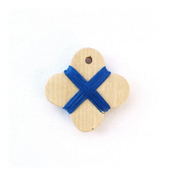 TARJETA PARA HILO MADERA COHANA