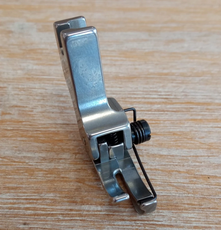 PRENSATELAS COMPENSADO 0.8MM DERECHA ESTRECHO MUELLE