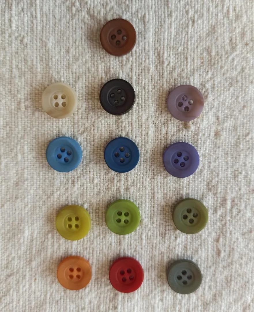 BOTÓN POLIÉSTER 18L 11.5 MM