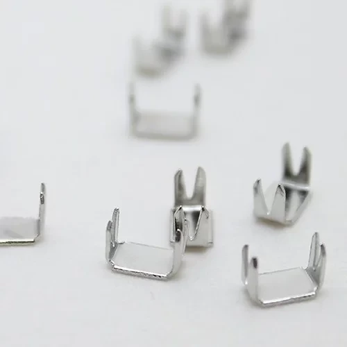 TOPE CREMALLERA METÁLICO PLATA 4 MM UNIDAD