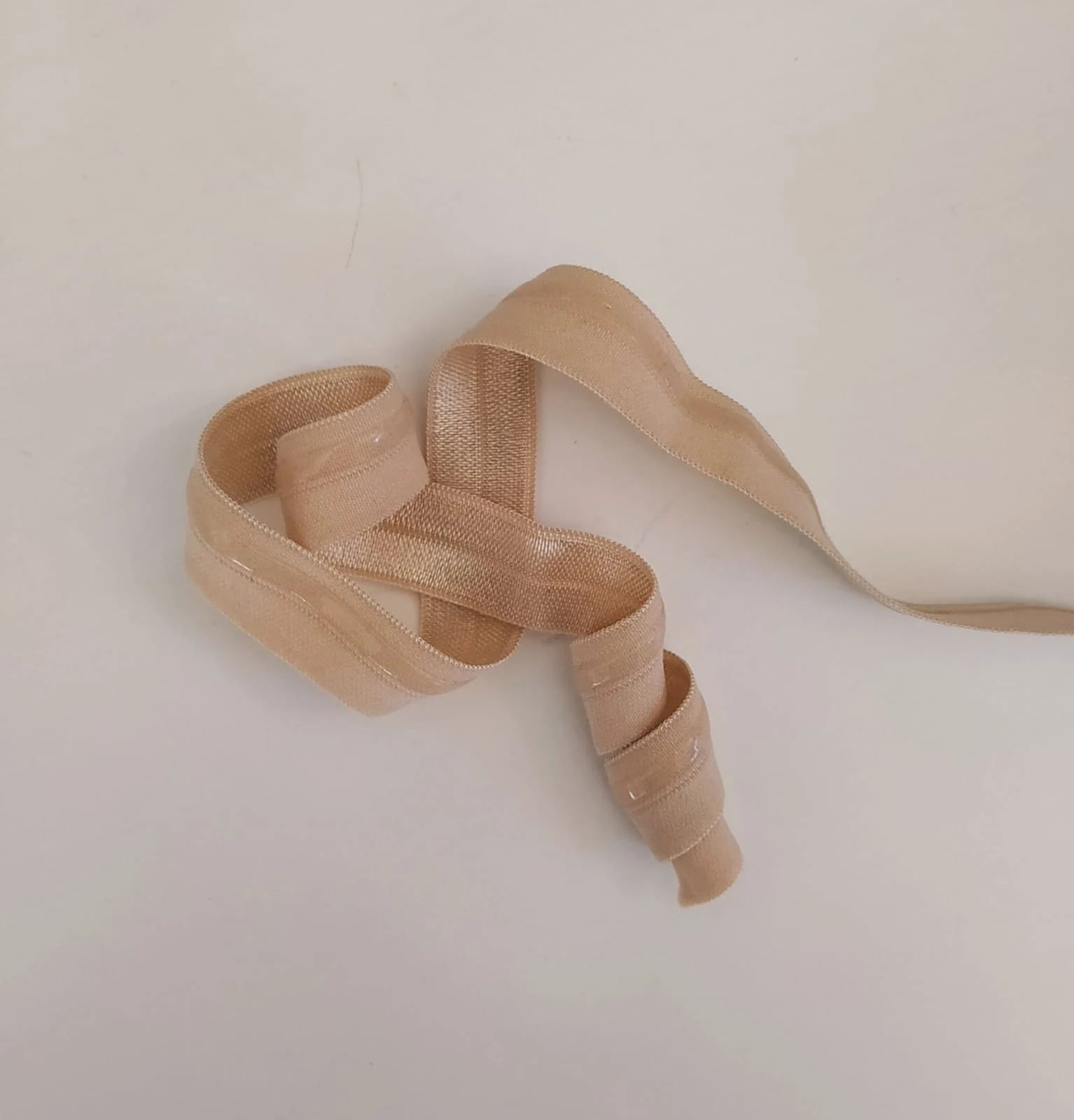 ELÁSTICO CON BORDE DE SILICONA BEIGE 25CM